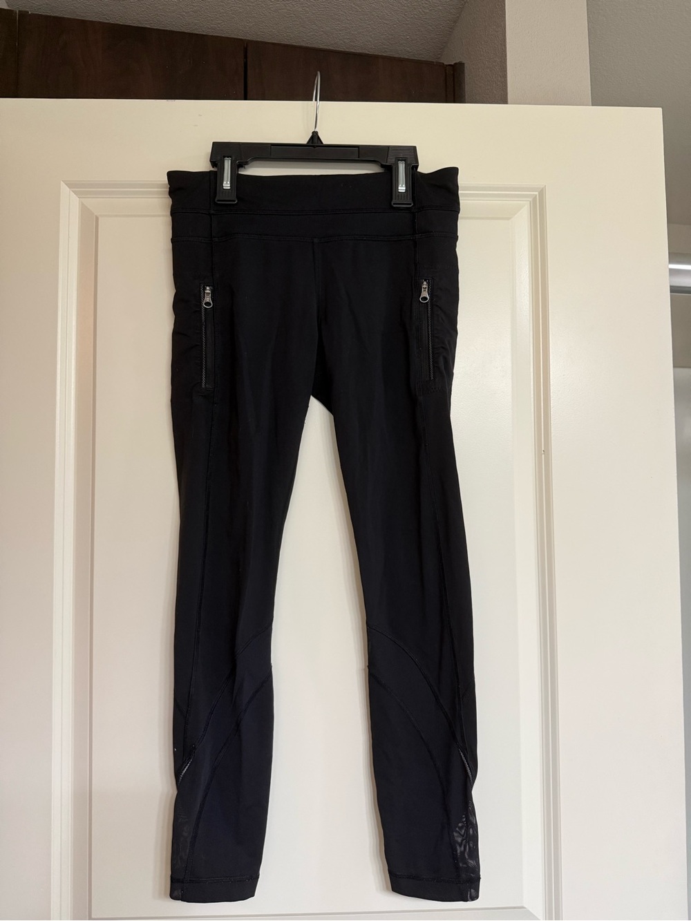 Lulu lemon Nulu High Waisted Leggings w/ zipper pockets + mesh!